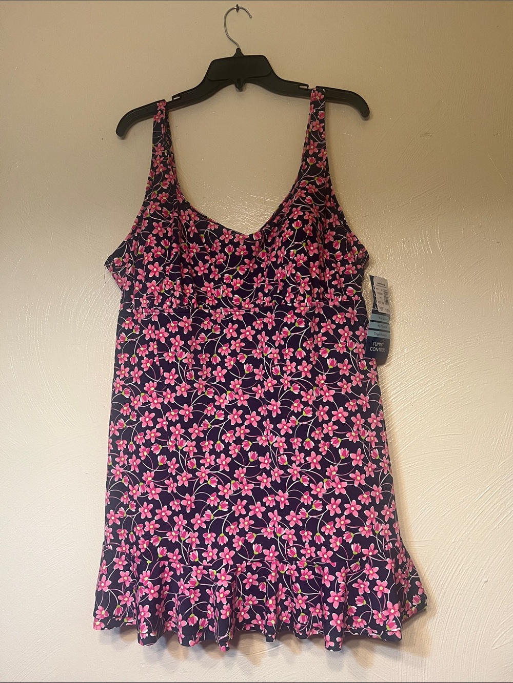 NWT SHAPE SOLVER Plus size floral Swim Dress size 20